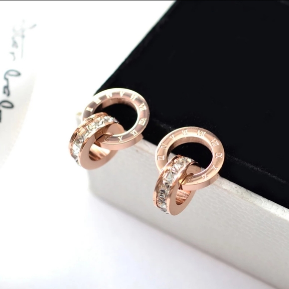 Roman Numerals Zircon Stud Earring for Woman 316L - Picture 4 of 6